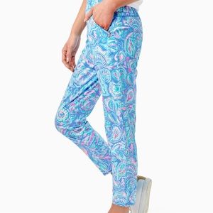 NWOT Lilly Pulitzer Luxathletic Run Around Pant UPF 50+ Zanzibar Blue Fish Kiss